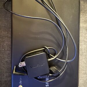 Samsung Black computer with Accessories
